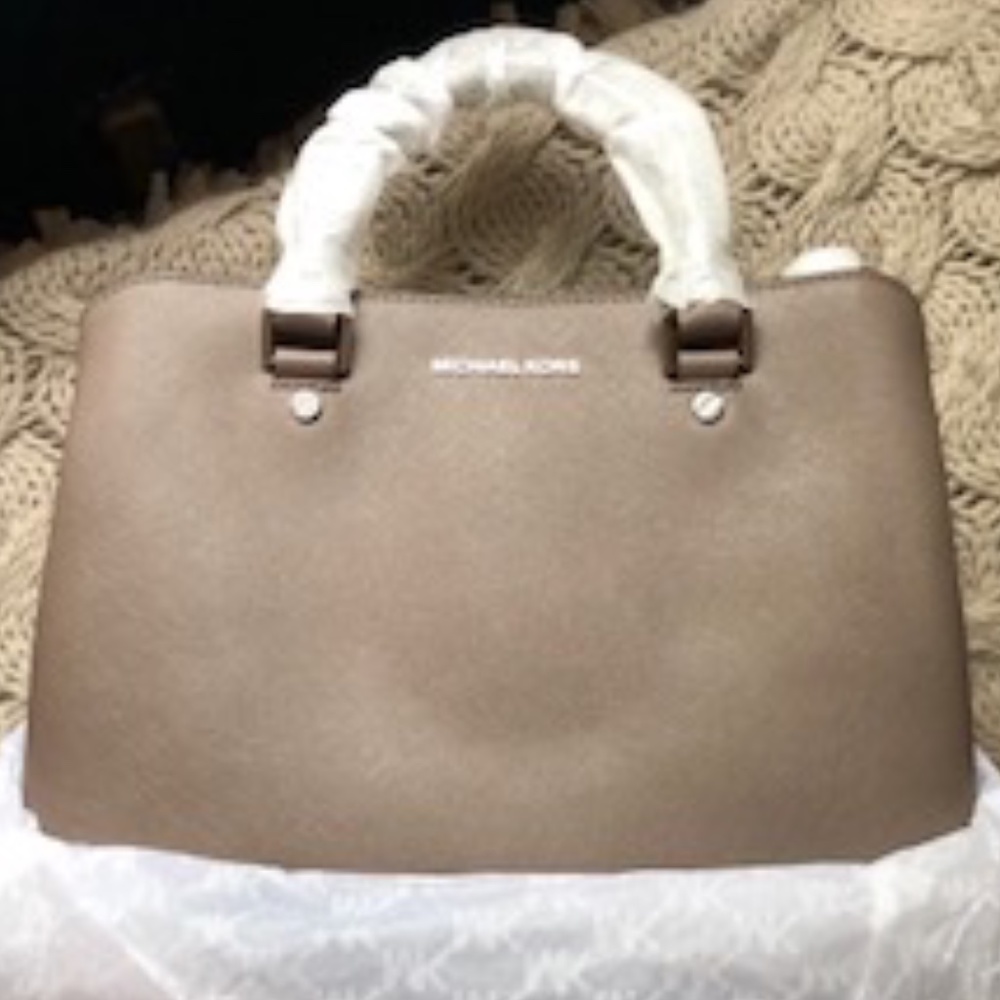 *HOST PICK* Michael Kors Savannah Satchel *NEW*
